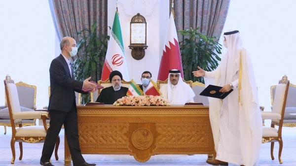 در حضور رئیس جمهور و امیر قطر انجام شد؛ امضای ۱۴ سند همکاری میان مقامات ایران و قطر